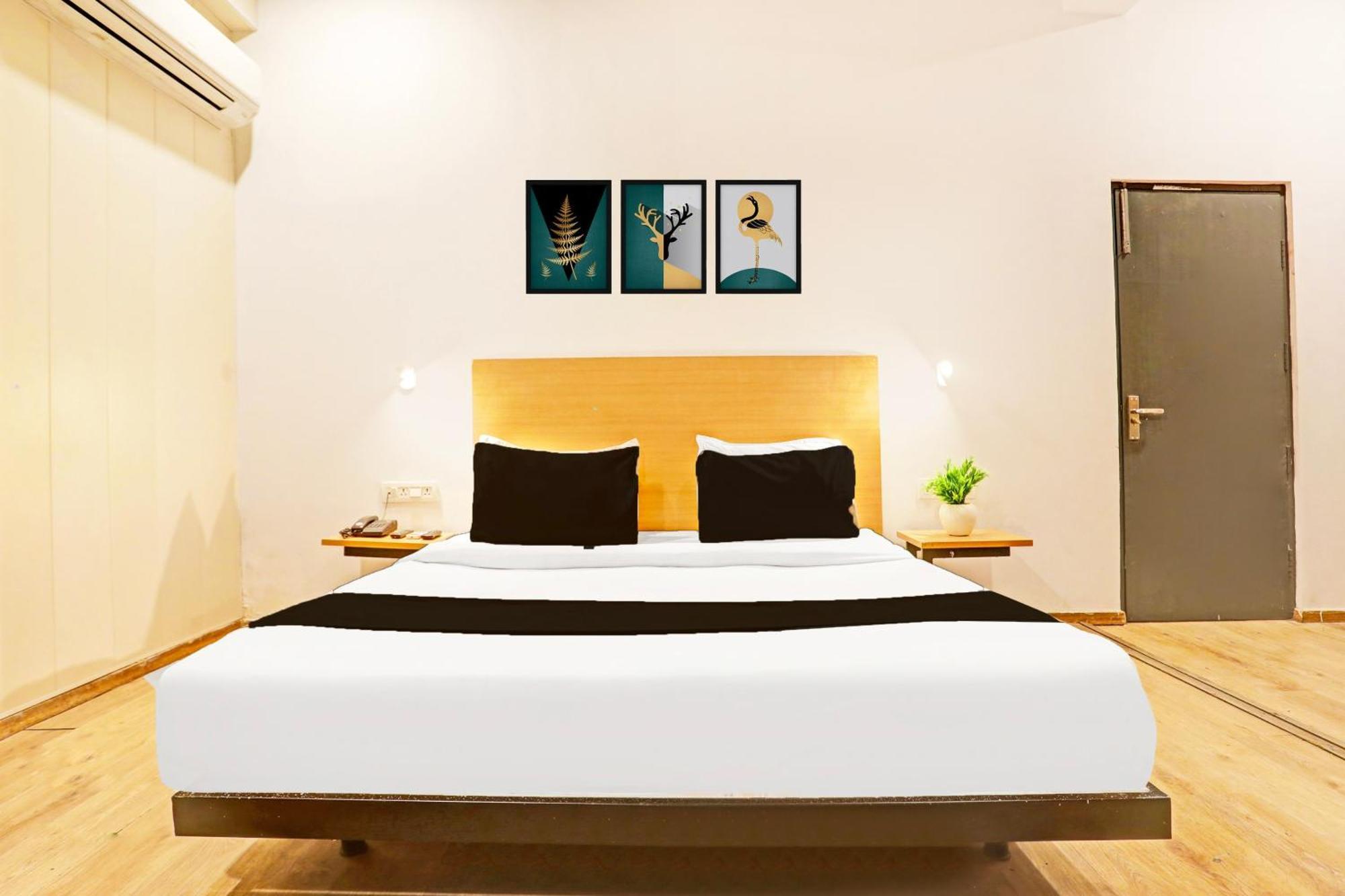 Super Townhouse Vijay Khand Gomti Nagar Лакхнау Екстер'єр фото