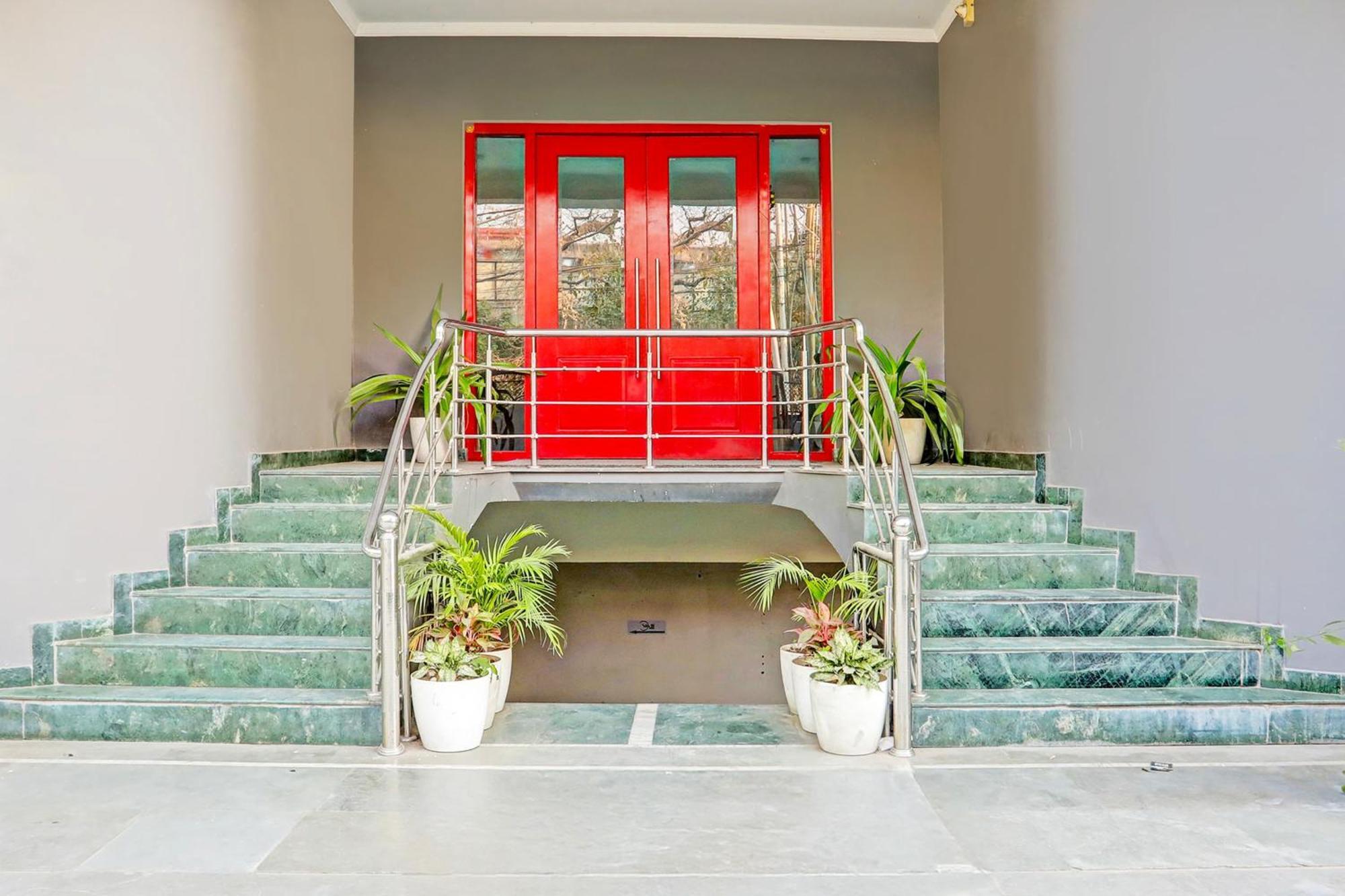 Super Townhouse Vijay Khand Gomti Nagar Лакхнау Екстер'єр фото