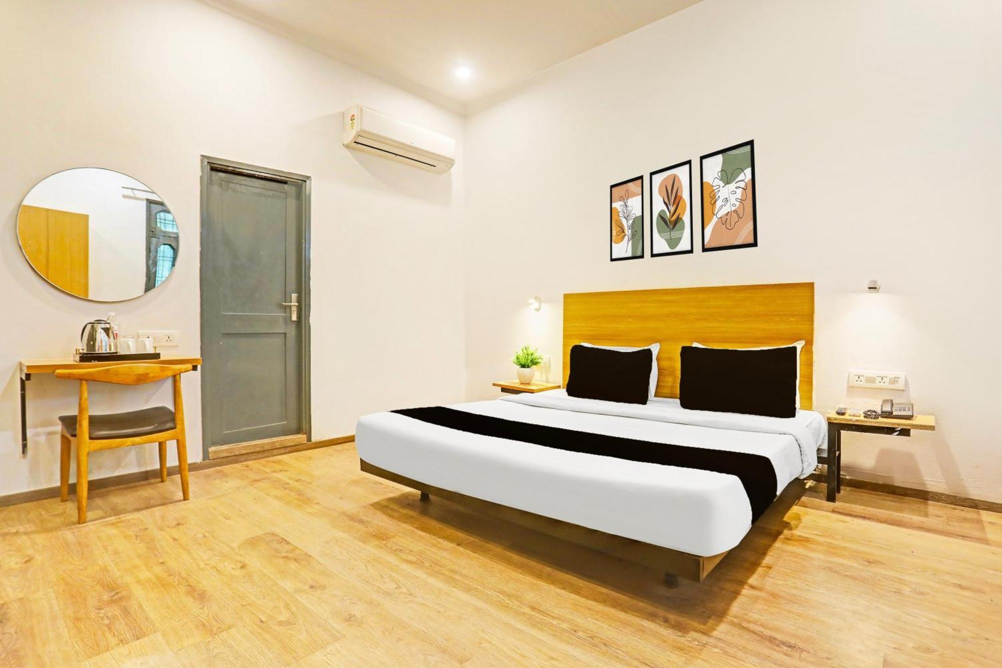 Super Townhouse Vijay Khand Gomti Nagar Лакхнау Екстер'єр фото