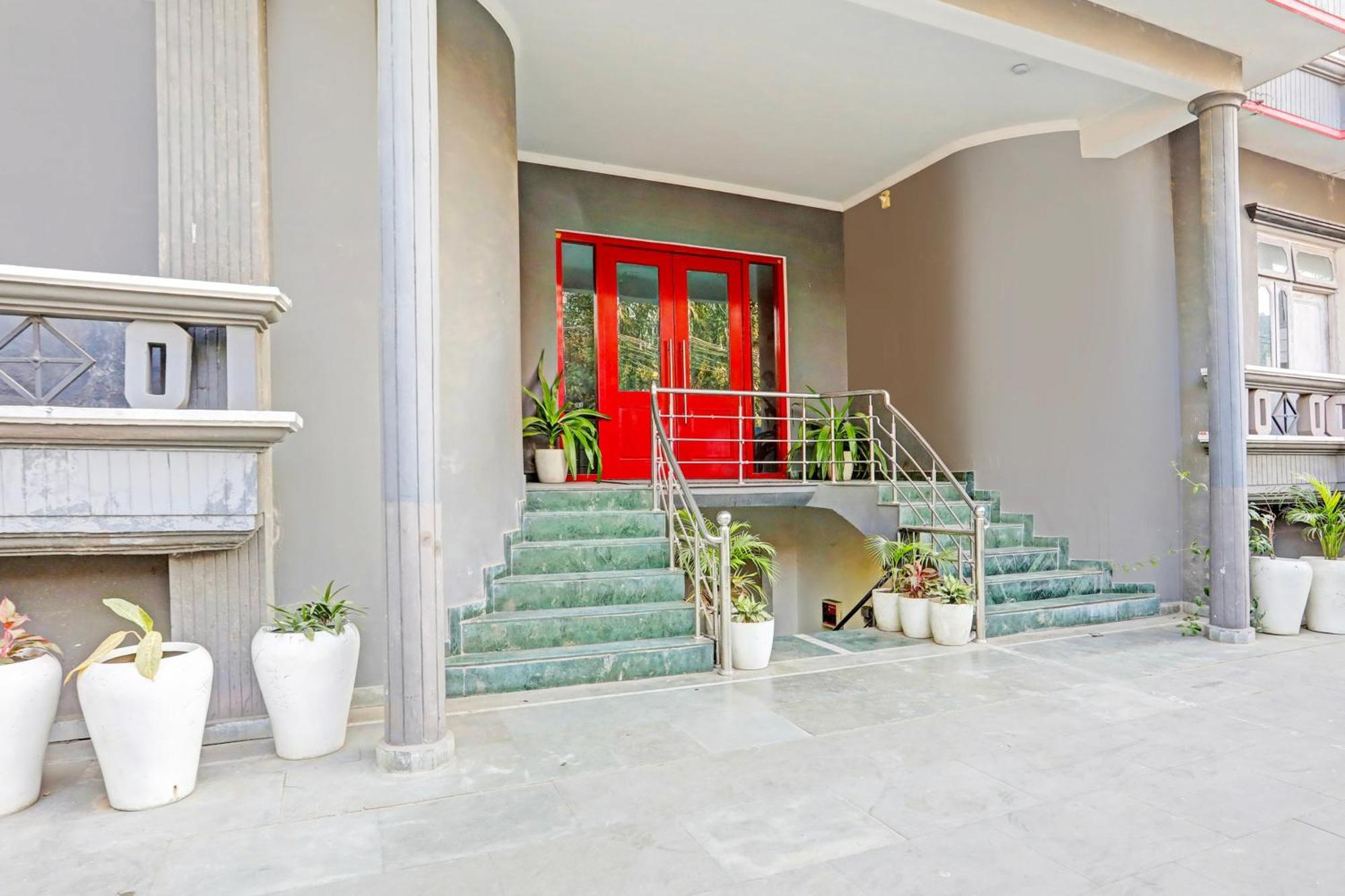 Super Townhouse Vijay Khand Gomti Nagar Лакхнау Екстер'єр фото