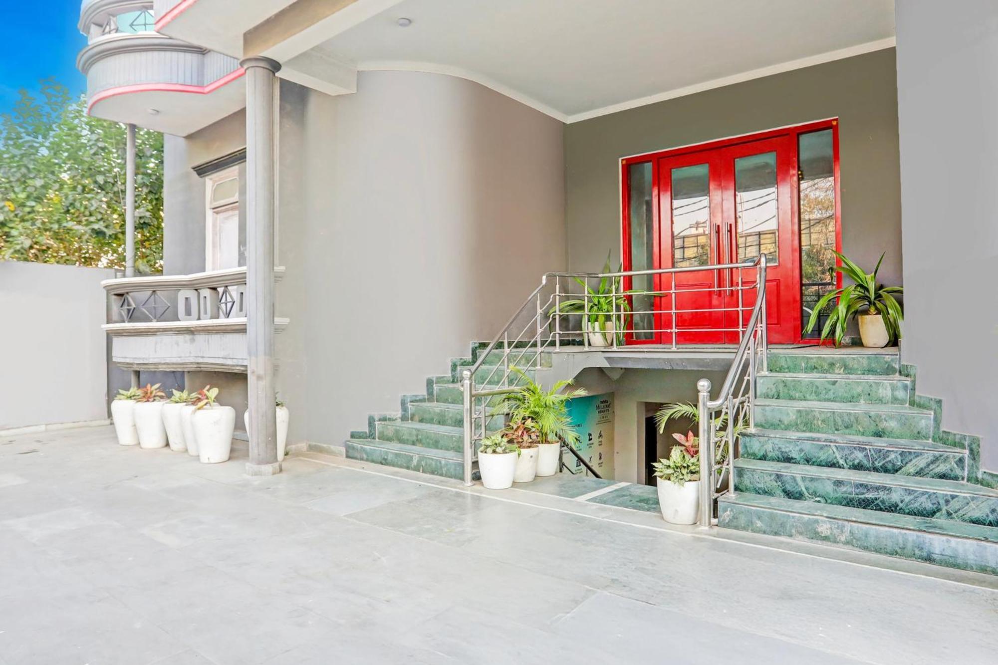 Super Townhouse Vijay Khand Gomti Nagar Лакхнау Екстер'єр фото